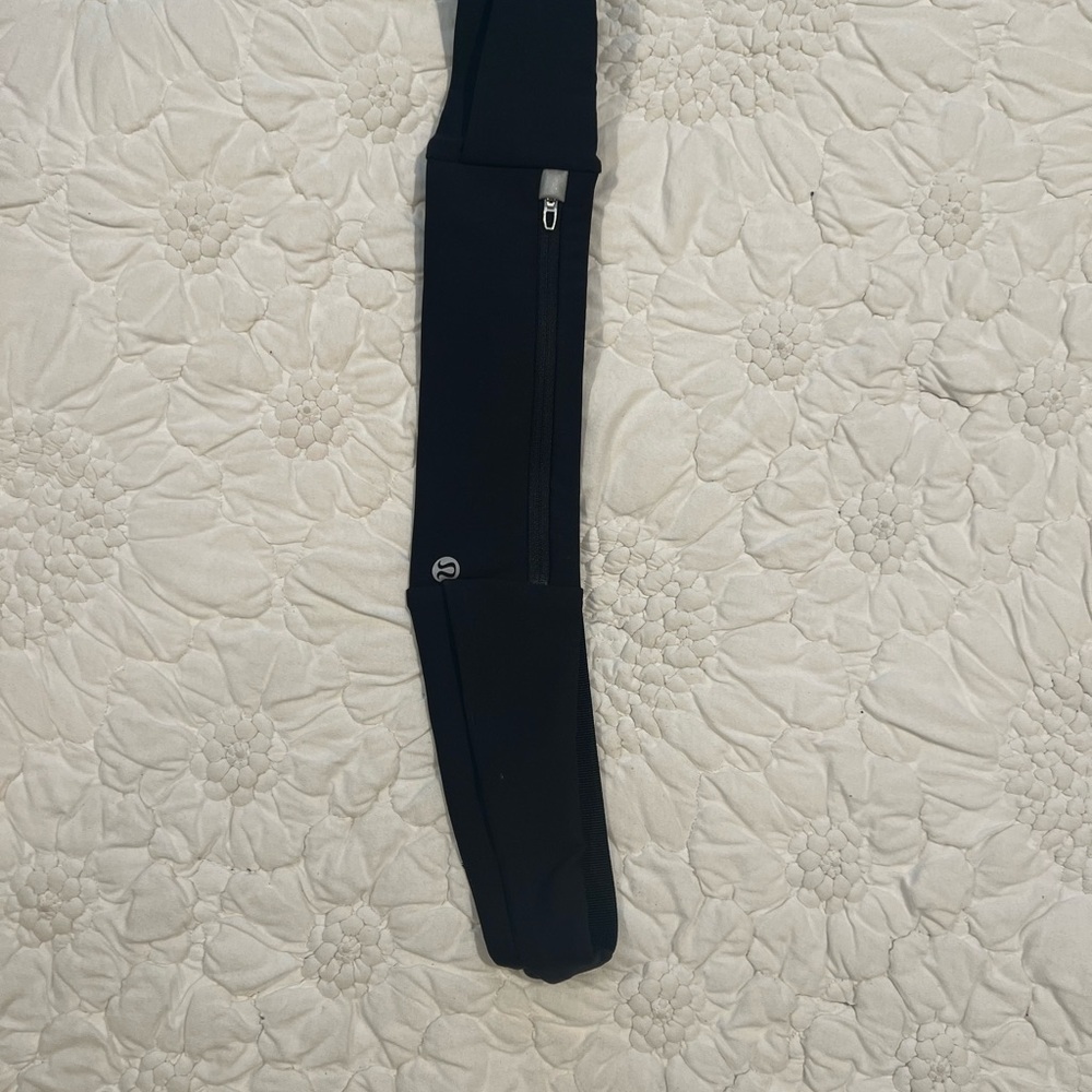 Lululemon. Thin waist belt bag. Perfect for keys & credit cards. Black.